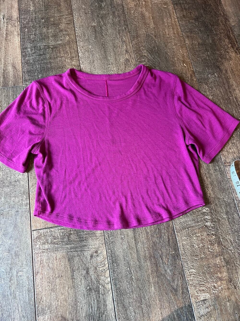 Lululemon tshirt